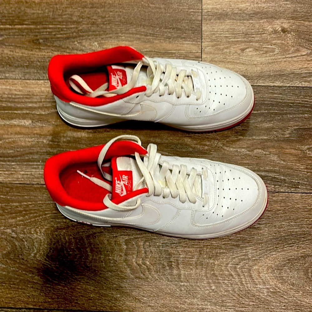 Nike - Picture 3 of 3